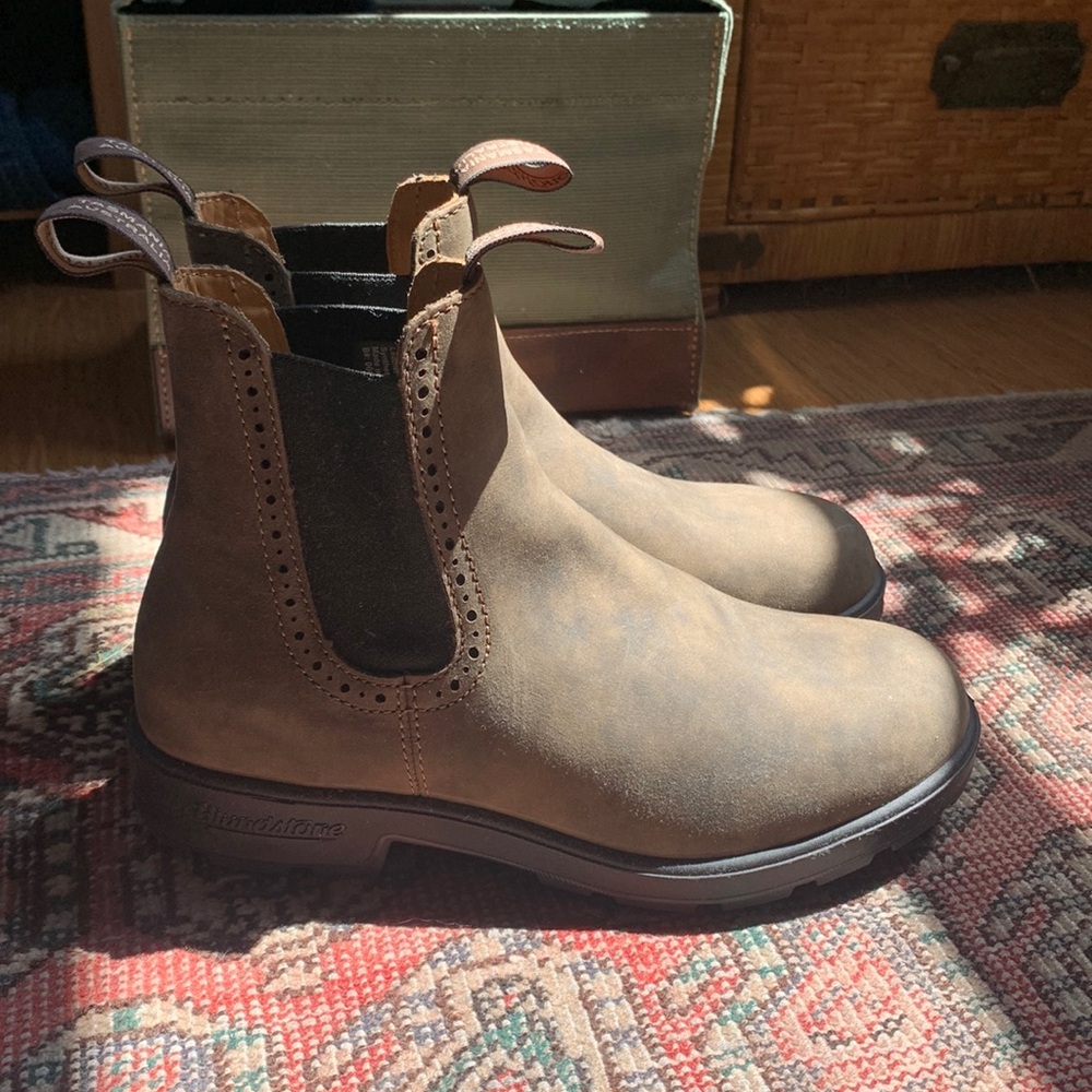 NEW never worn 1351 WOMEN'S ORIGINALS HIGH TOP BOOTS - RUSTIC BROWN